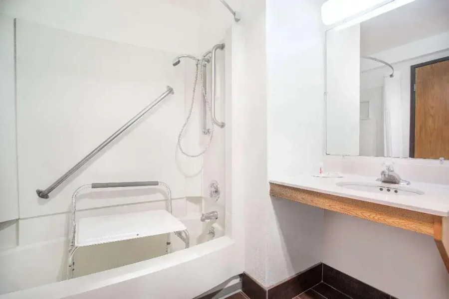 Super 8 By Wyndham Lacey Olympia Area