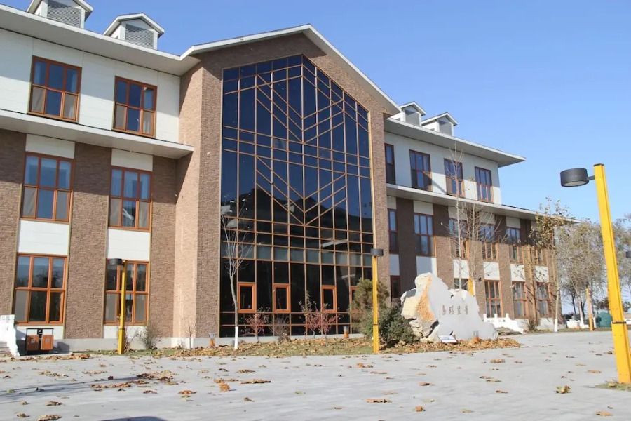 Qingyang Baiyangdian Spring Resort