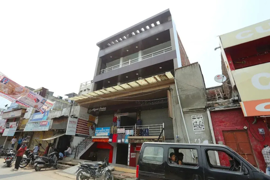 OYO 16904 Hotel Maharaja Palace