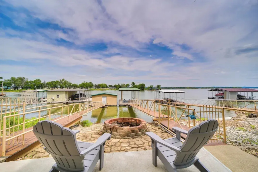2 Boat Docks: Grand Lake Waterfront Home