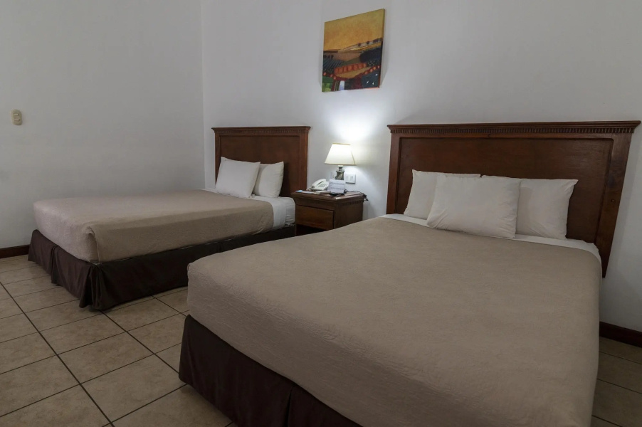 Hotel Cayman Suites