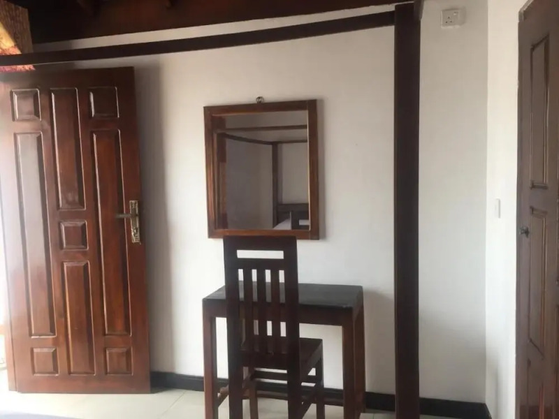 Mambo's Arugambay Hotel