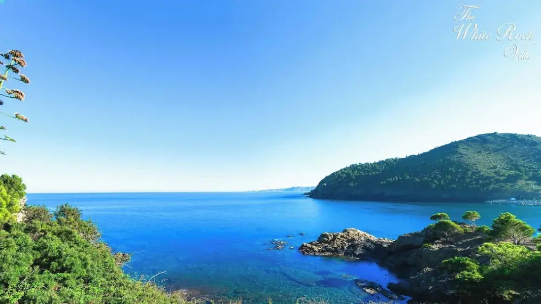 White Rock Villa With Breathtaking Views and Pool