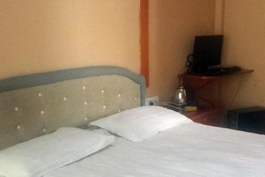 Guangyuan Studios Hotel