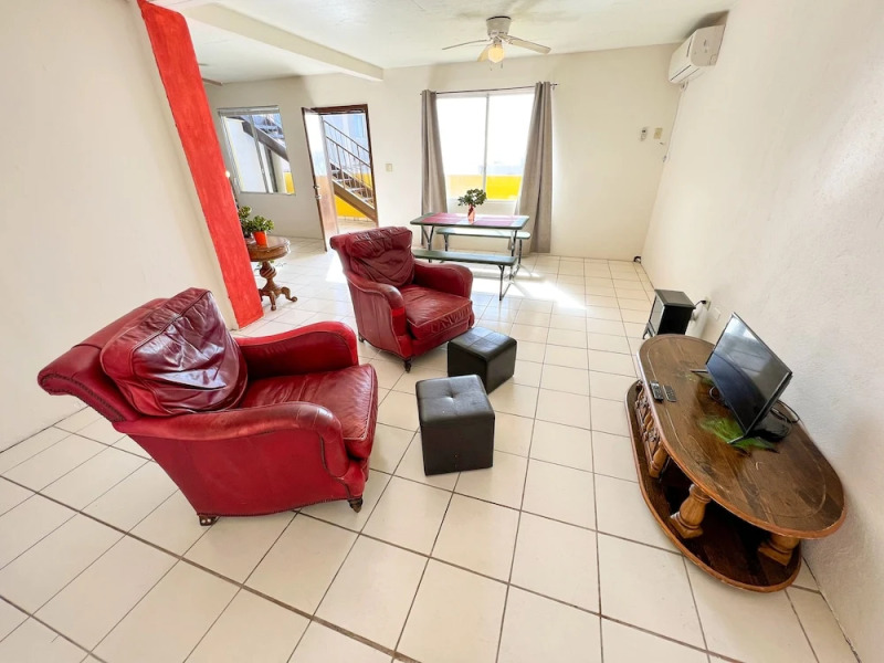 ITH Lazy Lobster Surf Hostel