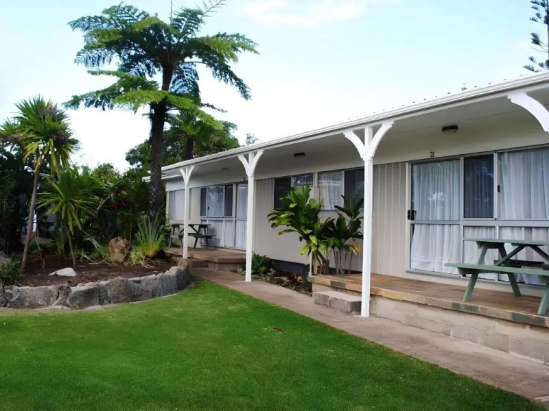 Hibiscus Regal Apartments