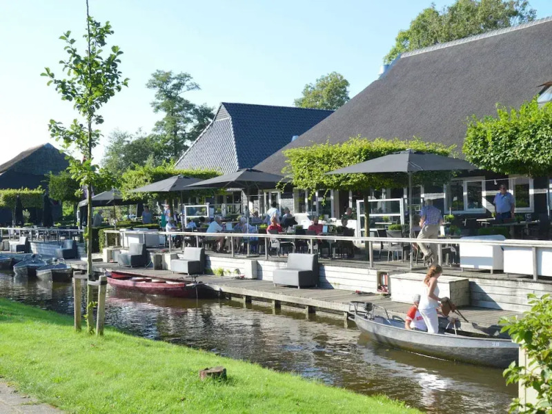 Cozy House with a Boat near Giethoorn & Weerribben Wieden National Park