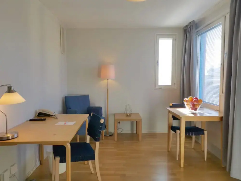 2Home Hotel Solna