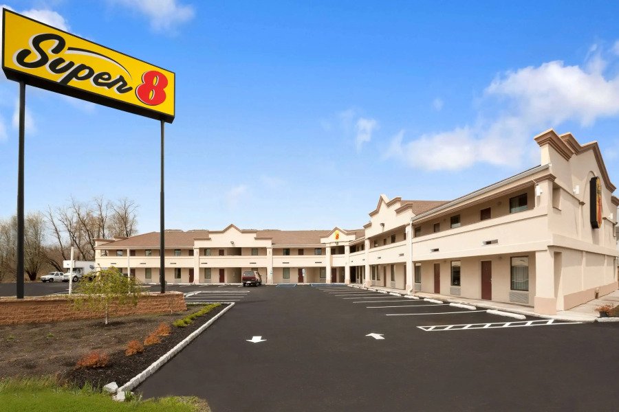 Super 8 by Wyndham Rahway/Newark