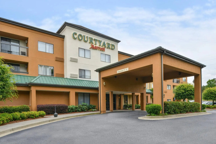Courtyard Suwanee by Marriott