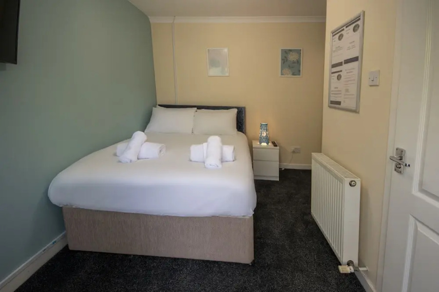 Irvine Riverside Guesthouse by Payman Club