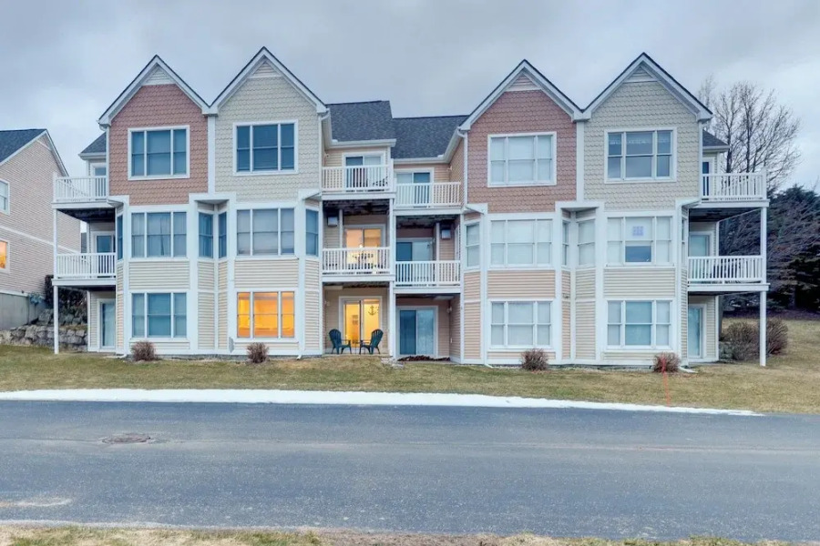 Manistee Retreat ~ 30 Mi to Crystal Mountain!