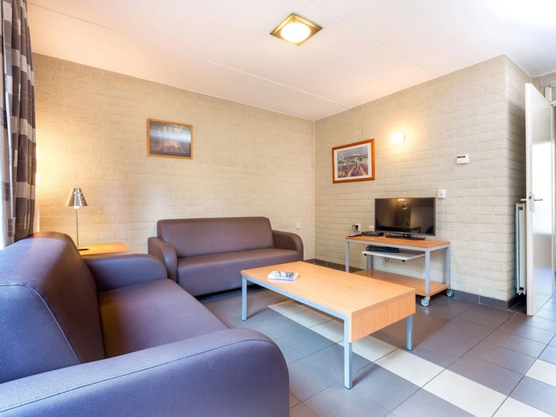 Comfortable Bungalow With Whirlpool Near the Vrachelse Heide