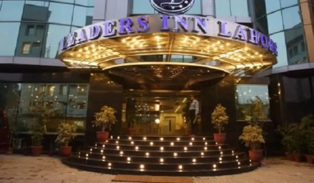 Hotel Leader's Inn