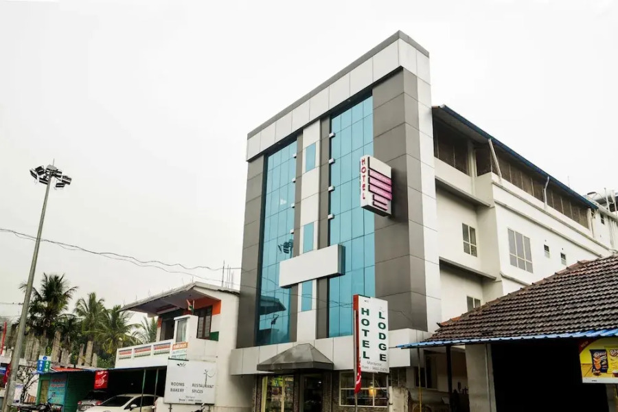 OYO 10428 Hotel Sandal Breeze