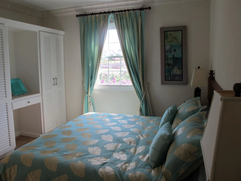 Beautiful Three Bedroom Villa in Gated Community