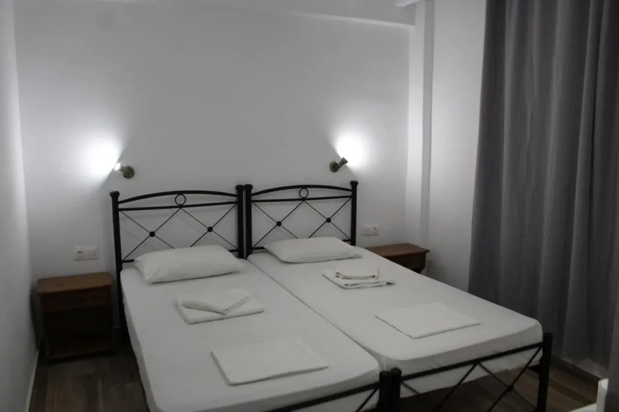 Zeus Hotel