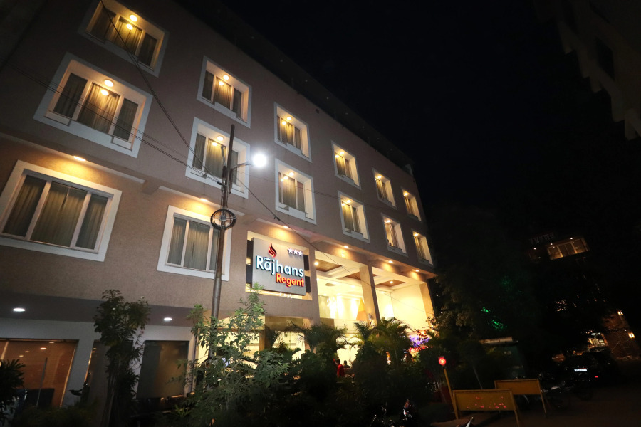 Hotel Rajhans Regent