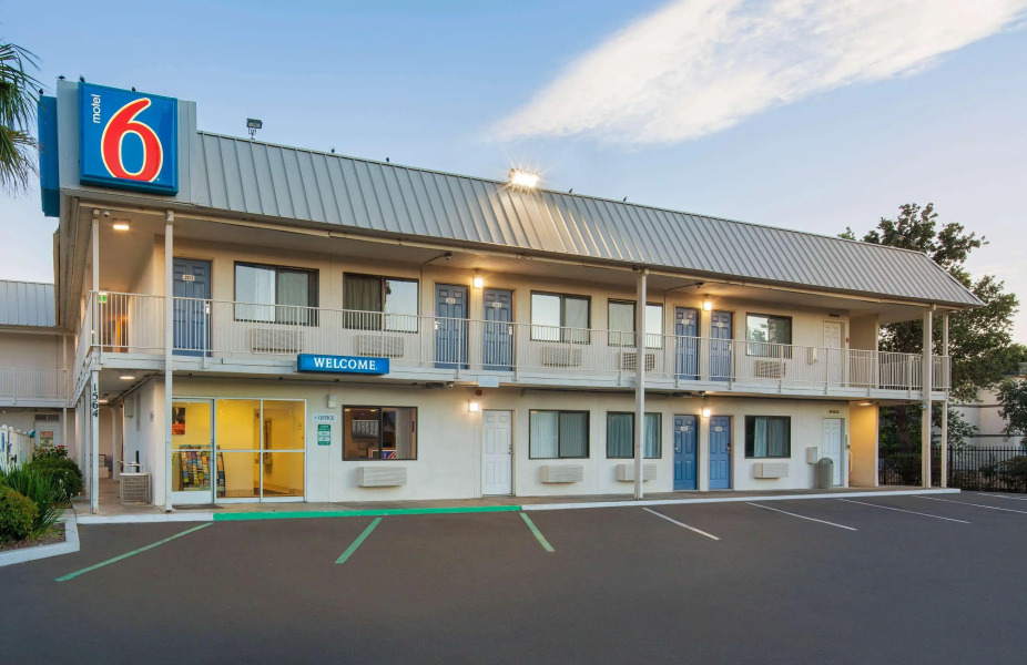 Motel 6 Woodland, CA – Sacramento Airport
