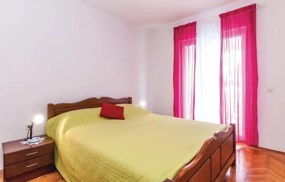 Amazing Apartment in Turanj With 2 Bedrooms and Wifi