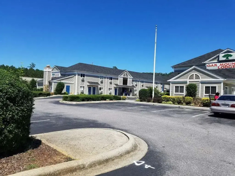 Budgetel Inn & Suites