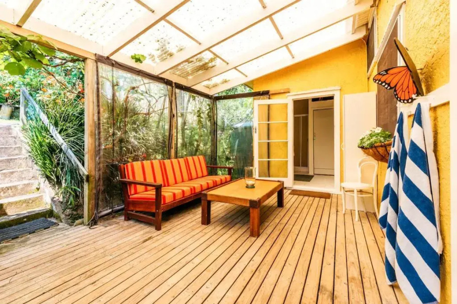 Sunshine Cottage by the Sea