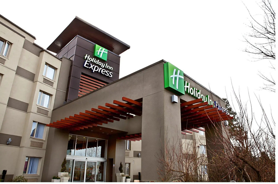 Holiday Inn Express & Suites Langley by IHG