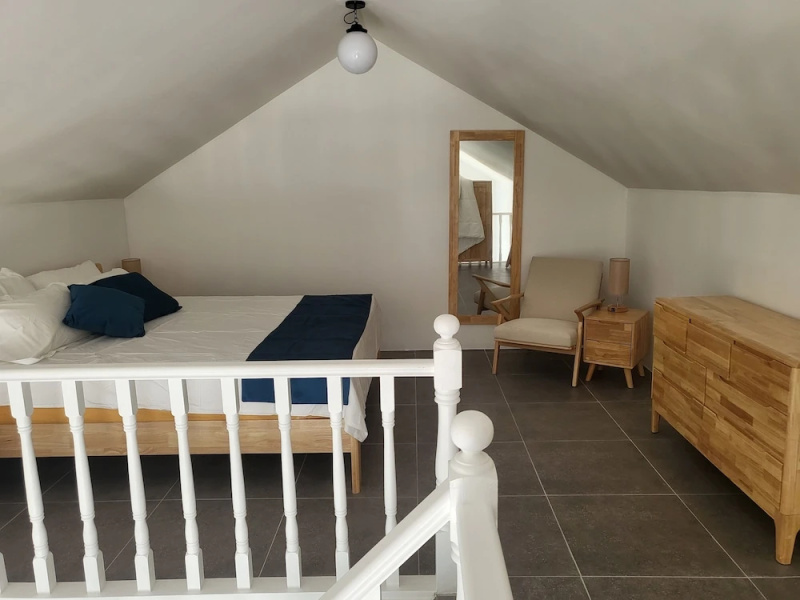 Crawlbay Suites