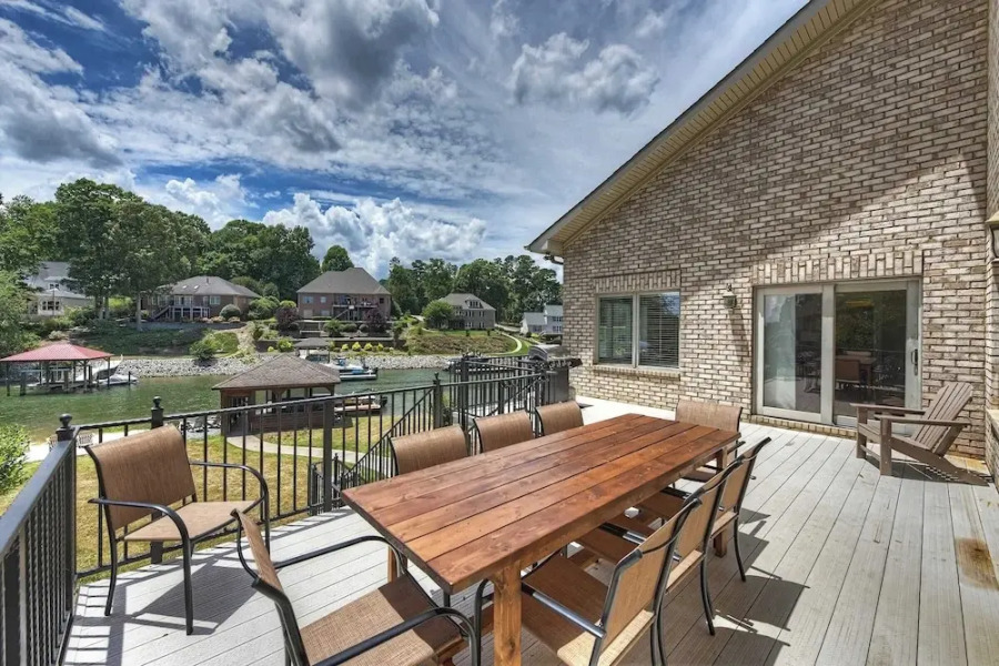 Island Point by Avantstay Sleeps 18 Dock