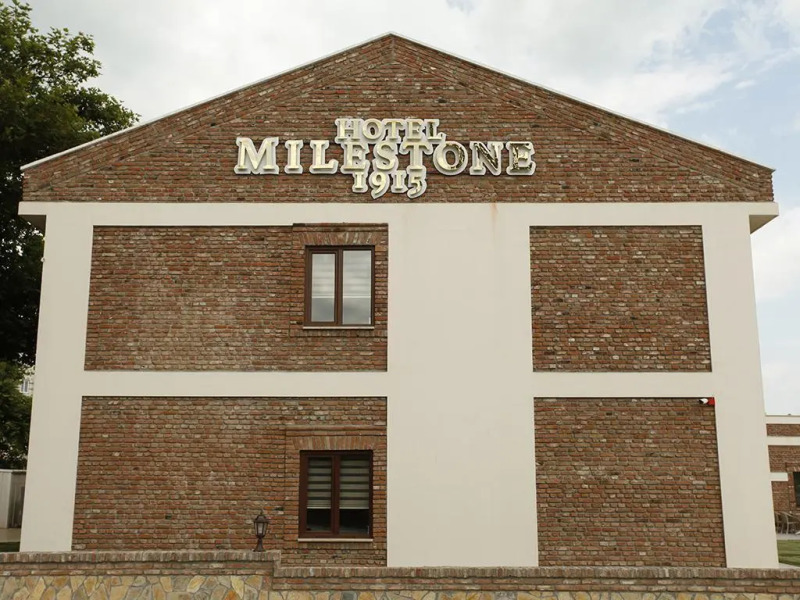 Отель Milestone1915