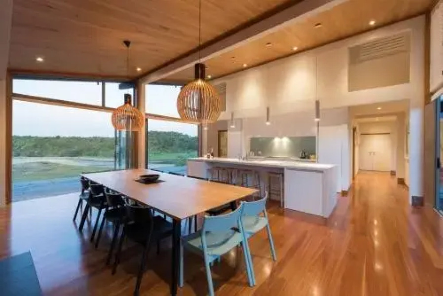 Otaha Beachfront Lodge