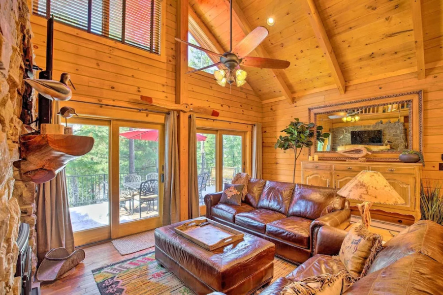 Luxury Mountain Cabin w/ Furnished Deck + Views!