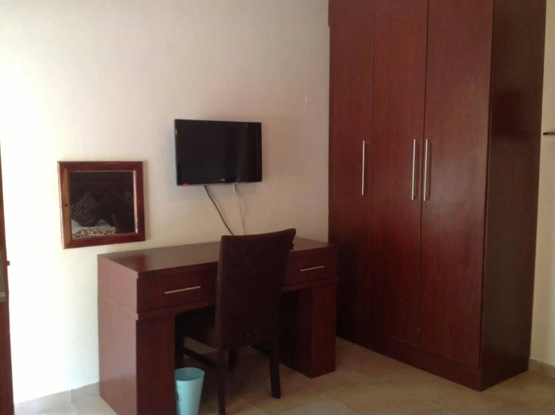 Guest Paradise Lodge