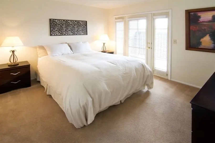 River Oaks Suites & Apartments