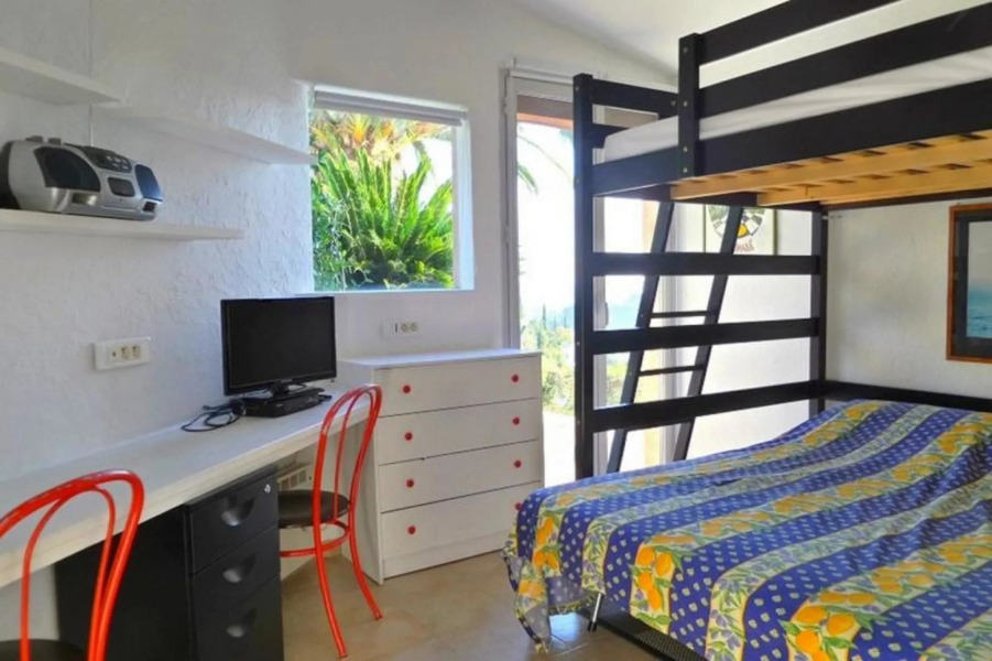 Studio in Cagnes-sur-mer, With Wonderful sea View, Pool Access, Enclos