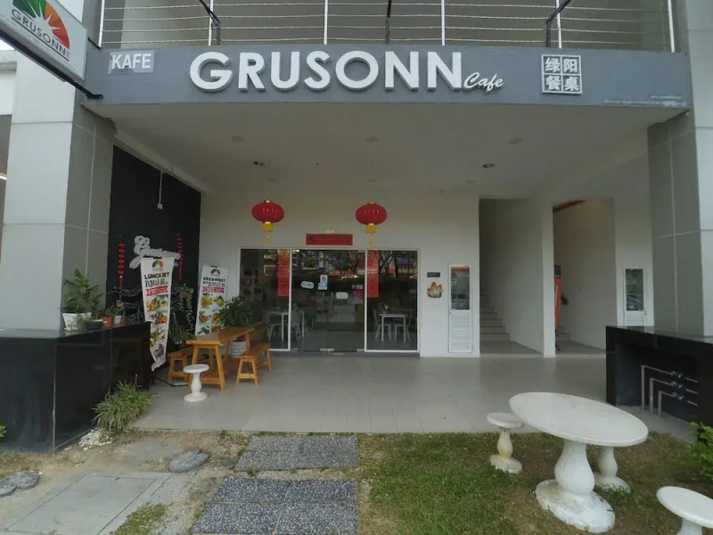 Teiw Family Homestay at Skypod Residence Puchong