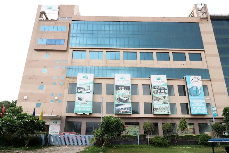 OYO 19296 Joy Inn & Suites