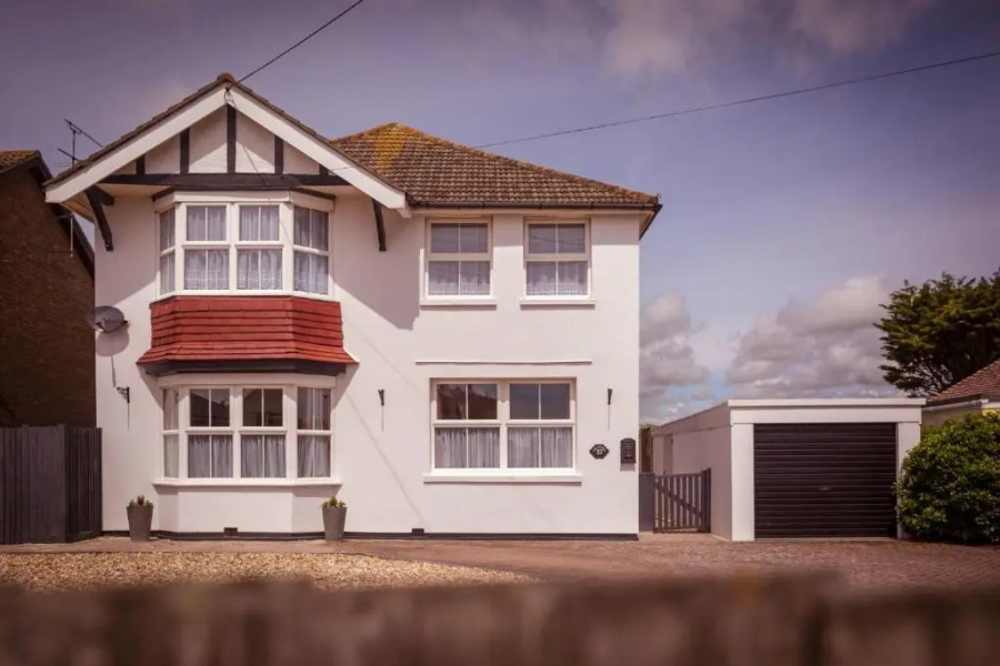 Skip to the Beach - dog friendly house ideal for large families