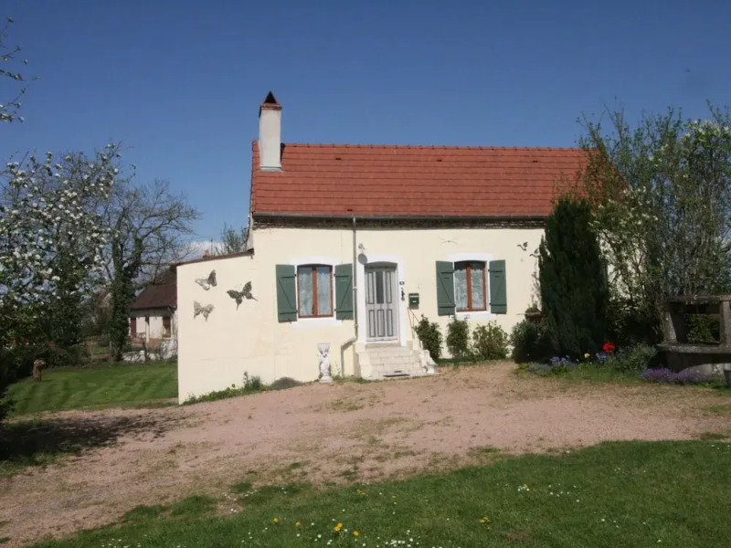 Farmhouse in Fours With Courtyard, Terrace, Fenced Garden