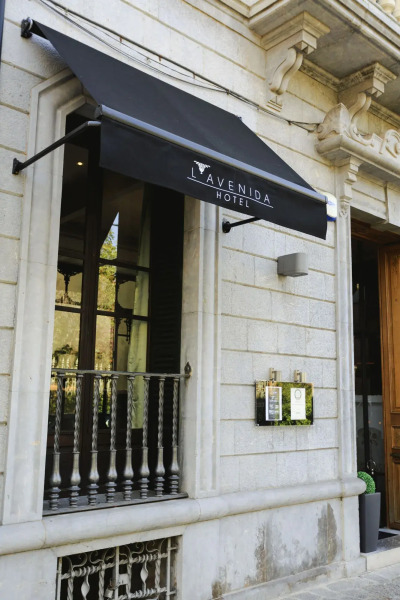 L'Avenida Hotel