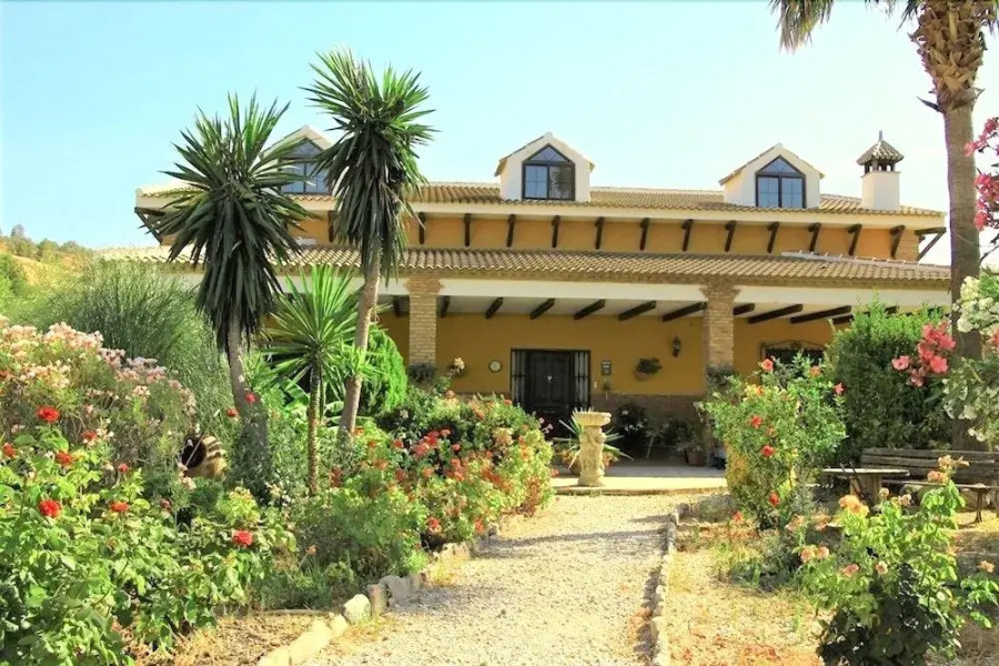 Spanish Hideaway Casa Magel B&B