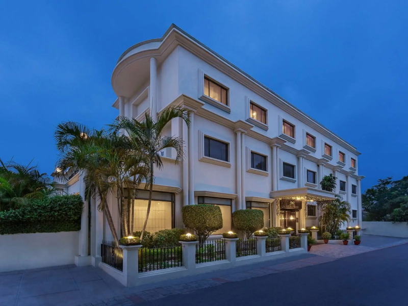 La Place Sarovar Portico, Lucknow