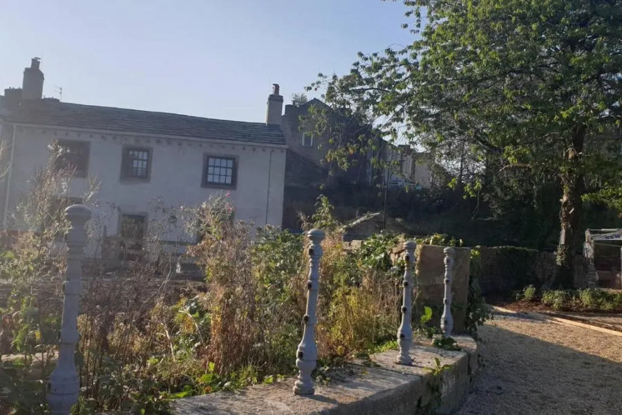 Sparks - Family Suite in Canalside Guesthouse