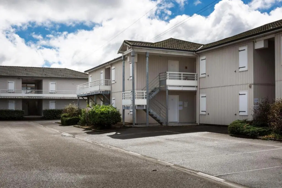 inital by balladins Lyon Chanas