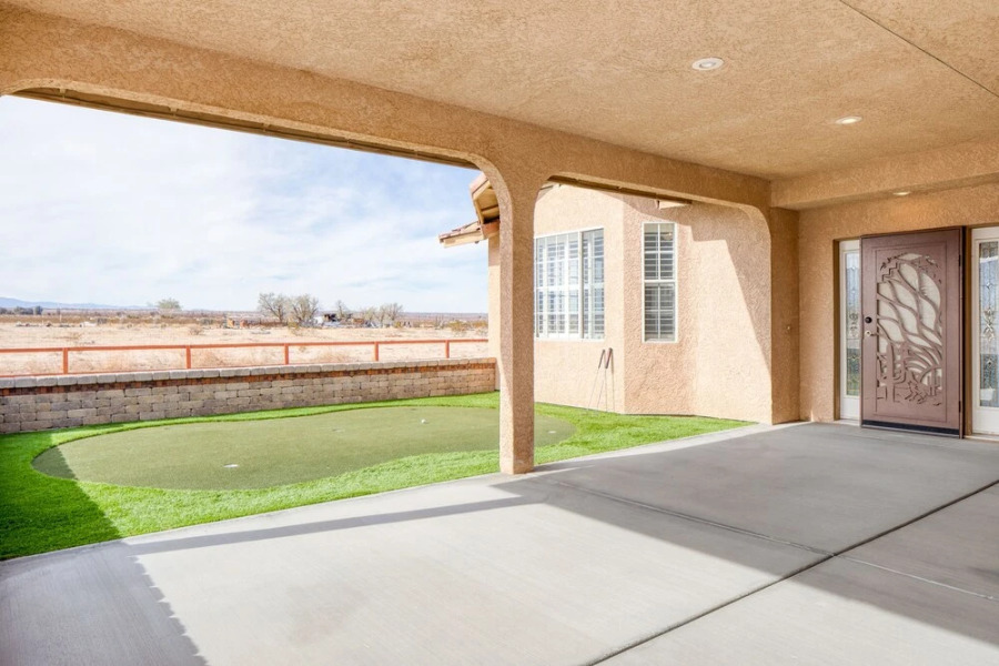 Salton by Avantstay Luxury Desert Estate w/ A Gorgeous Interior, Pool, Patio & Ping Pong!
