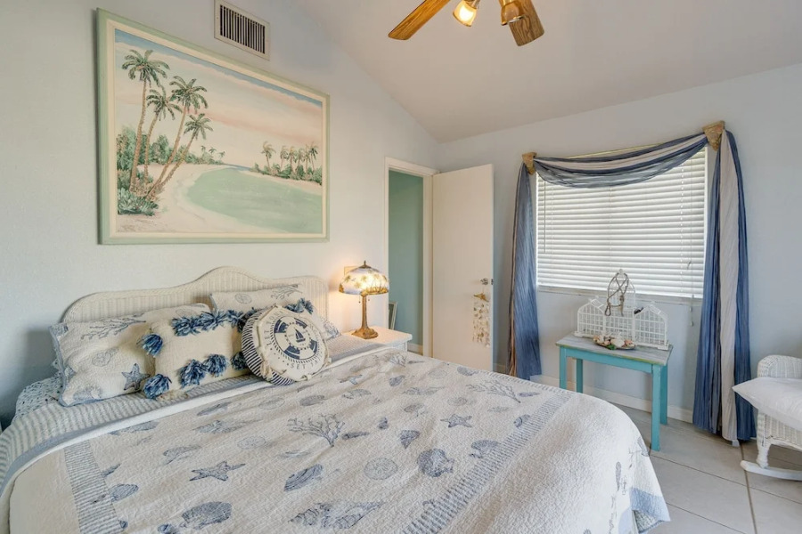 Little Gasparilla Island Paradise: Walk to Beach!