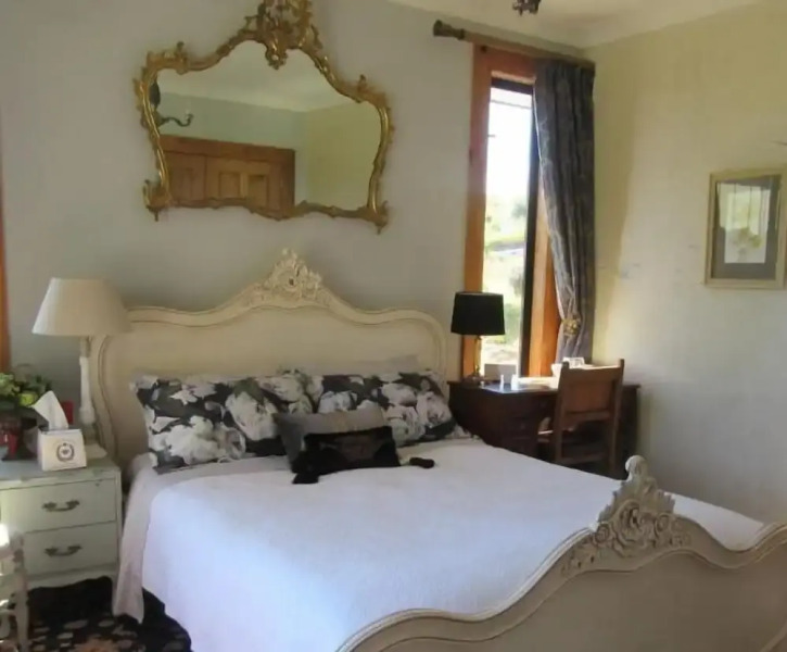 Redwood Valley B & B