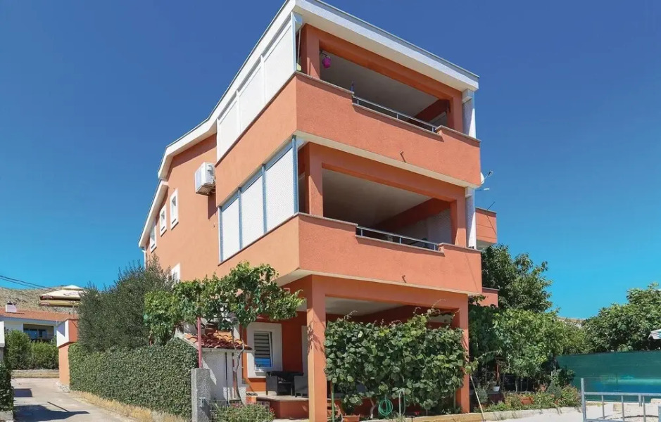 Awesome Home in Plano With Wifi and 3 Bedrooms