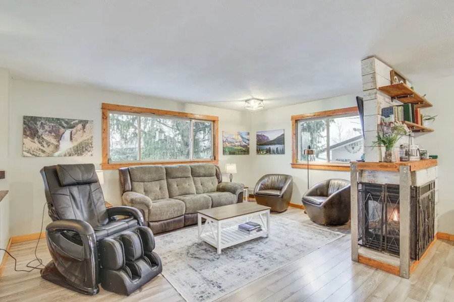 11 Mi to Bozeman: Family Home w/ Movie Room!