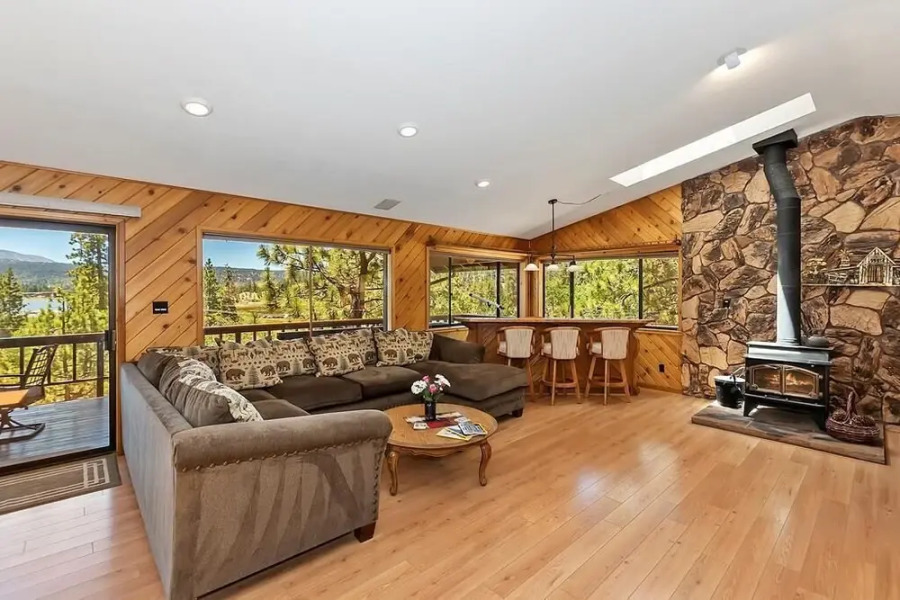 033 - Bruin Trail Retreat